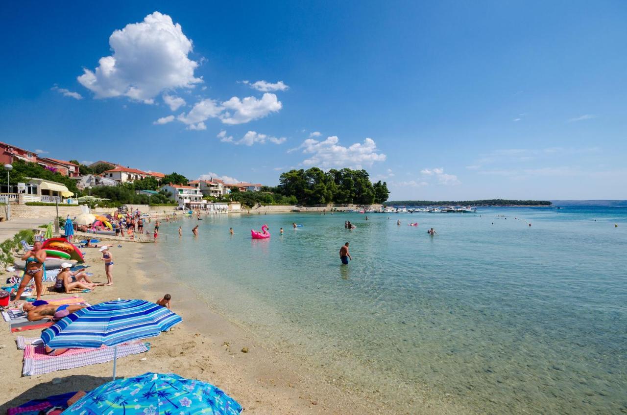 Apartments Blazenka Banjol Bagian luar foto